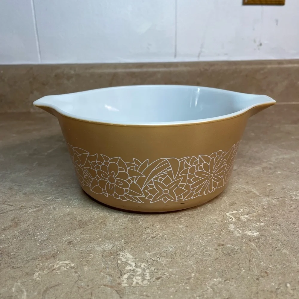 Pyrex Woodland Casserole Dish